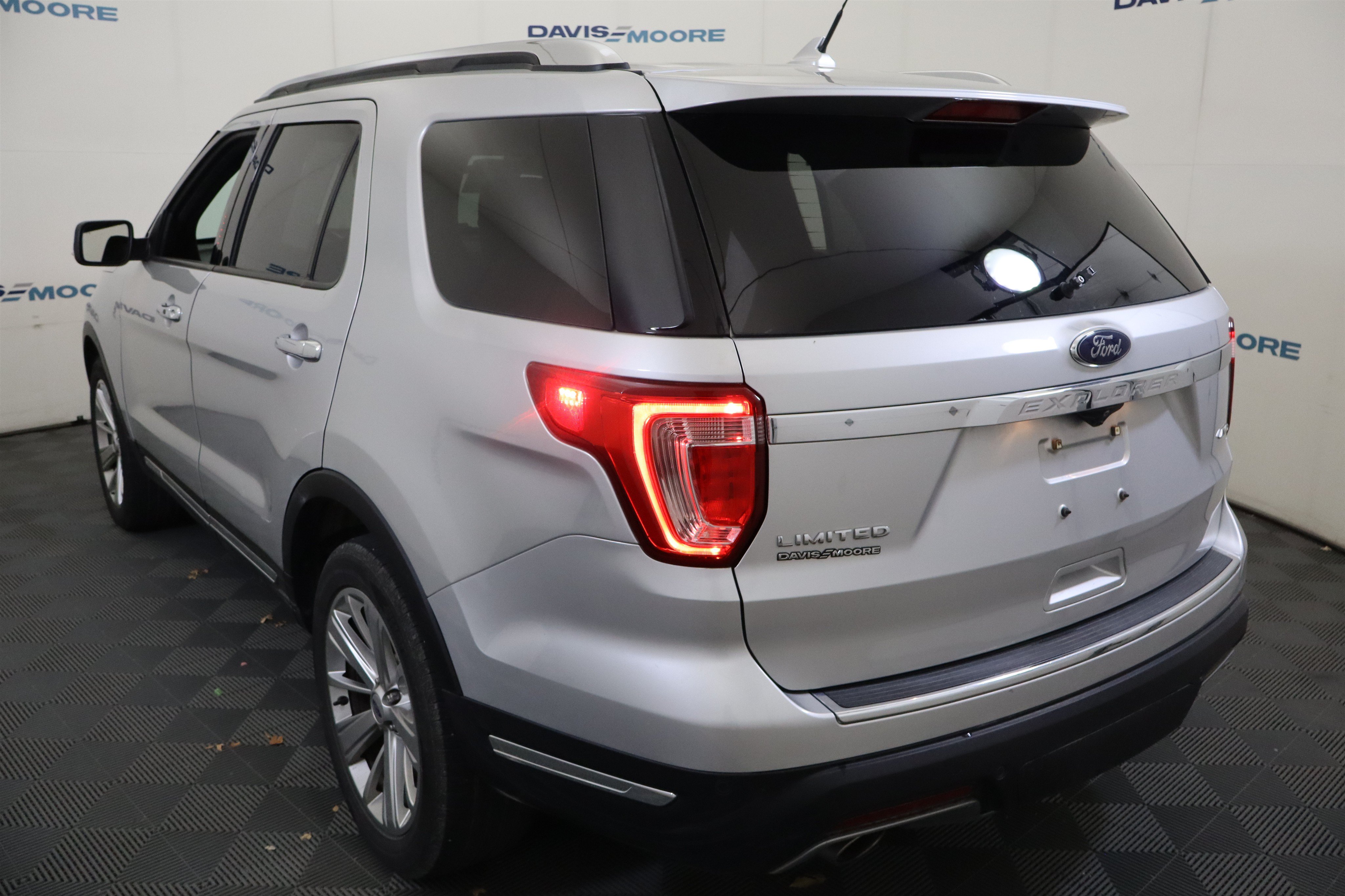 Used 2019 Ford Explorer Limited w/ Class III Trailer Tow Package AWD/4WD image 10