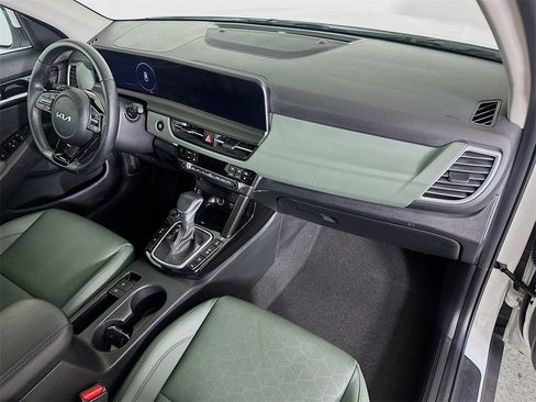 Certified 2025 Kia Seltos SX w/ SX Sunroof Package image 32