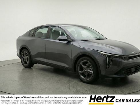 Used 2025 Kia K4 LXS image 1