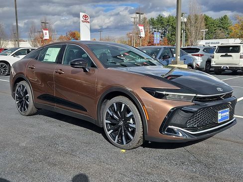 New 2026 Toyota Crown Platinum image 3