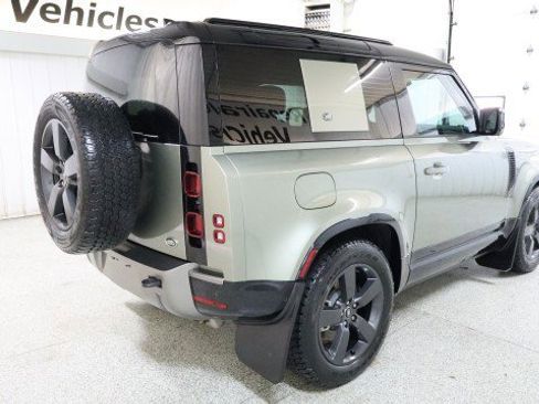 Used 2022 Land Rover Defender 90 X-Dynamic HSE image 6