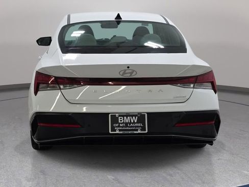 Used 2024 Hyundai Elantra Limited FWD image 7
