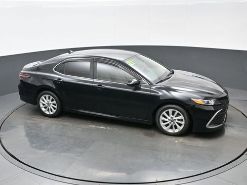 Used 2021 Toyota Camry LE FWD image 36