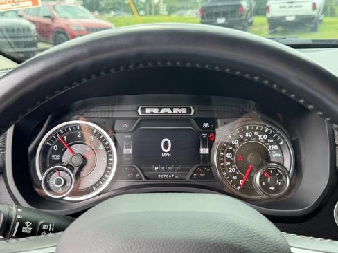 Used 2022 RAM 1500 Laramie AWD/4WD image 17