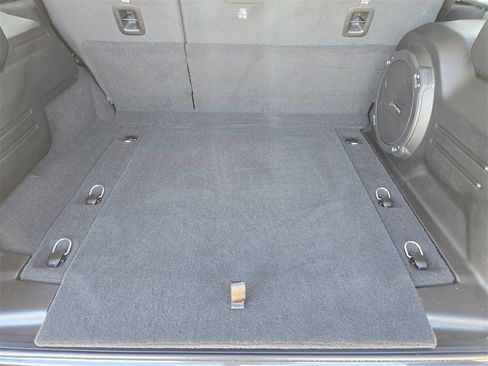 Used 2025 Jeep Wrangler Unlimited Rubicon w/ Technology Group image 32