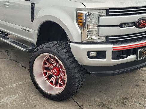 Used 2019 Ford F250 Lariat w/ Lariat Value Package image 9