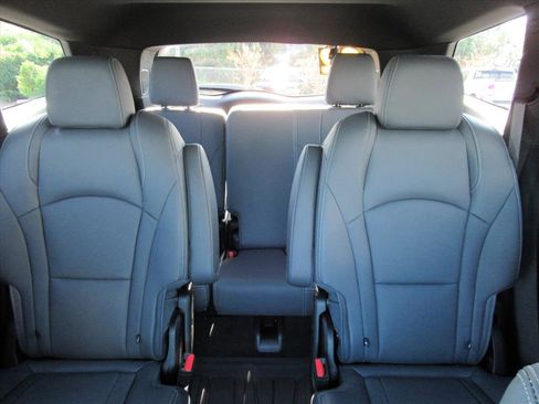 Used 2022 Buick Enclave Premium w/ Experience Buick Package image 29