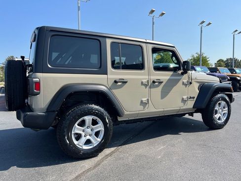 Used 2022 Jeep Wrangler Unlimited Sport AWD/4WD image 44