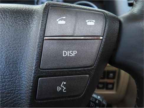 Used 2011 Lexus LX 570 4WD image 17