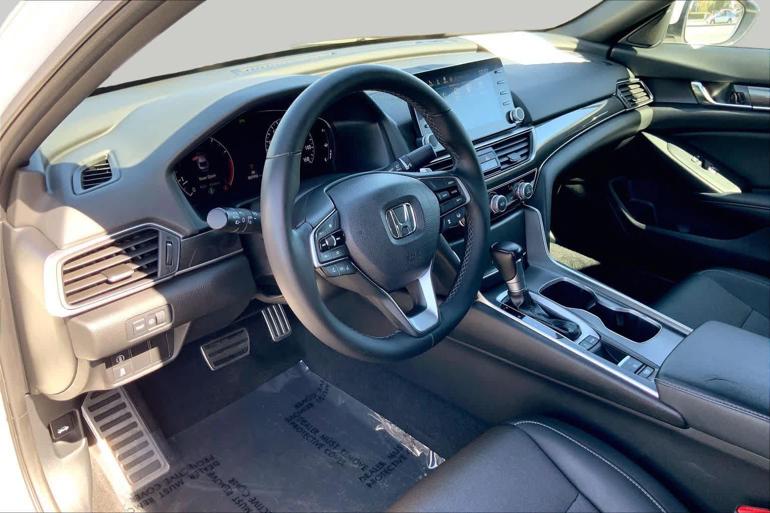 Used 2018 Honda Accord Sport image 17