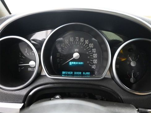 Used 2005 Chevrolet SSR w/ Preferred Equipment Group image 4