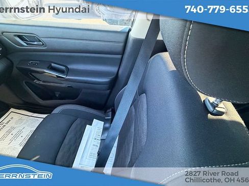 Used 2023 Nissan Pathfinder S AWD/4WD image 11