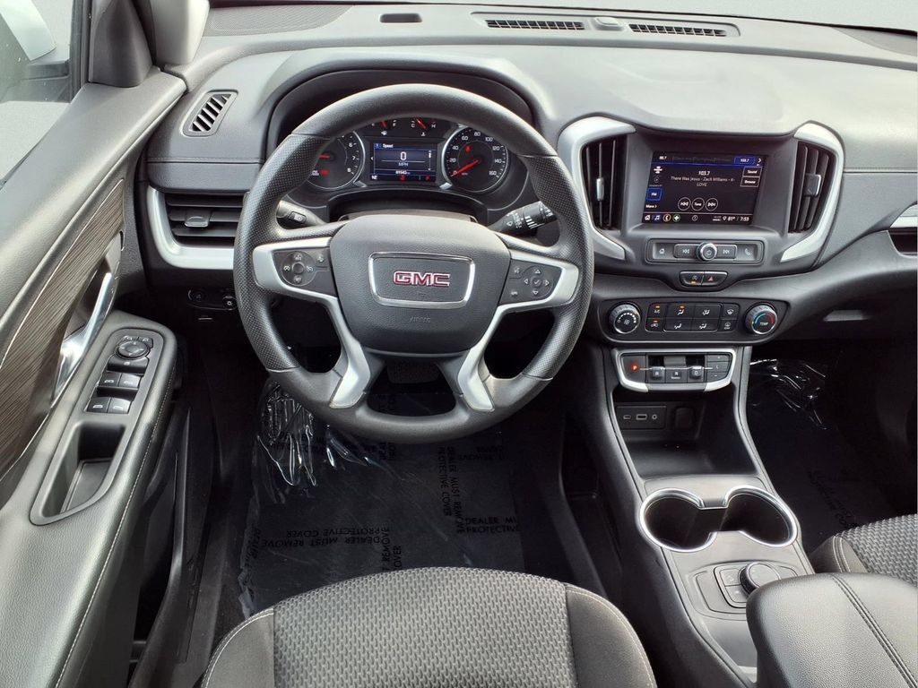 Used 2024 GMC Terrain SLE FWD image 9