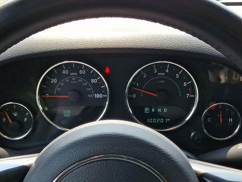 Used 2017 Jeep Wrangler Unlimited Sahara AWD/4WD image 19
