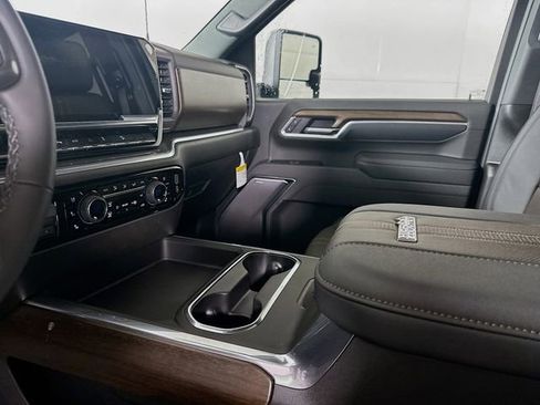New 2025 Chevrolet Silverado 2500 High Country w/ High Country Premium Package image 8
