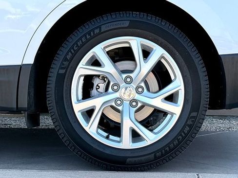 Used 2021 Chevrolet Equinox Premier FWD image 27