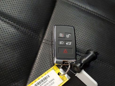Used 2020 Land Rover Range Rover Sport HST image 30
