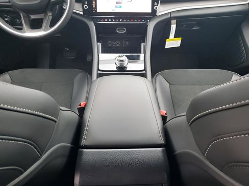 New 2026 Jeep Grand Cherokee Altitude image 22