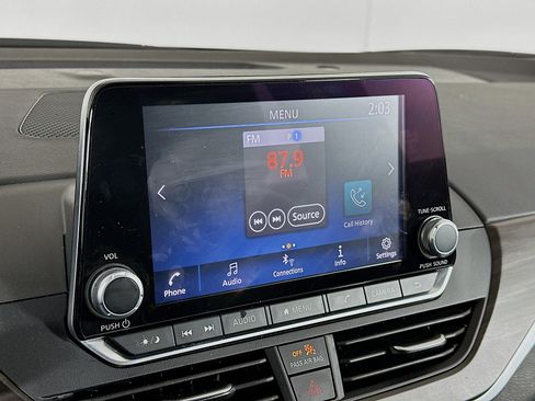 Used 2025 Nissan Altima 2.5 SV image 21