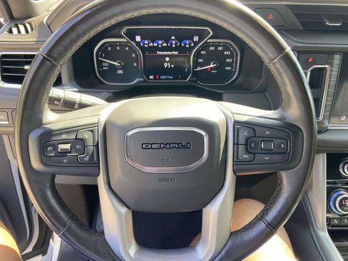Used 2021 GMC Yukon Denali w/ Denali Premium Package AWD/4WD image 36