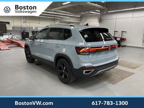 New 2026 Volkswagen Taos SEL image 2