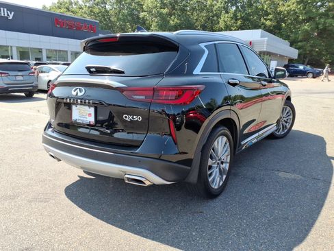 Used 2023 INFINITI QX50 Luxe w/ Accent Package AWD/4WD image 5