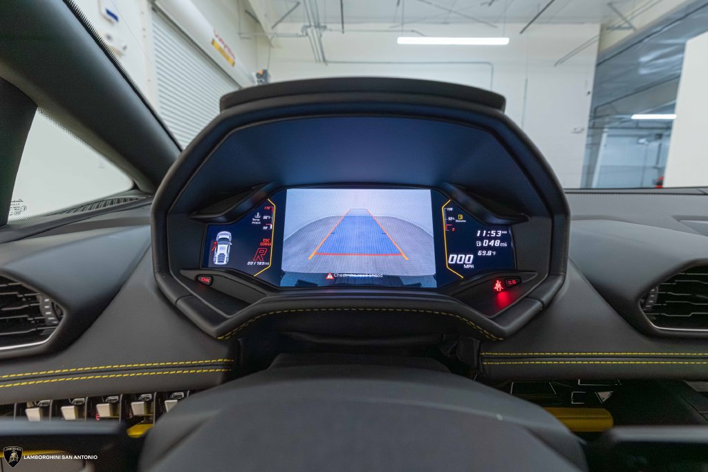 Used 2020 Lamborghini Huracan EVO RWD image 38
