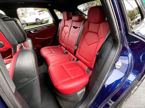 Used 2022 Porsche Macan S image 21