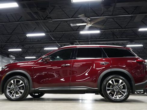 Used 2023 INFINITI QX60 Luxe w/ Cargo Package FWD image 2