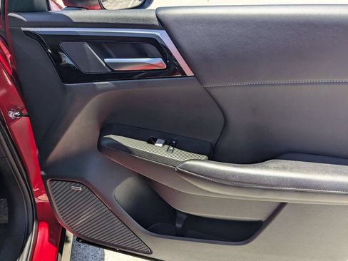 Used 2025 Mitsubishi Outlander SE FWD image 33