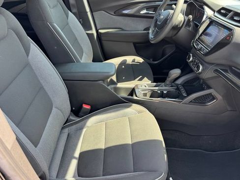 Used 2023 Chevrolet TrailBlazer LT w/ Convenience Package FWD image 7