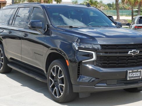 Used 2024 Chevrolet Suburban RST w/ Luxury Package AWD/4WD image 3