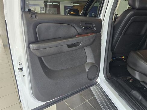 Used 2013 GMC Yukon XL 2500 w/ Skid Plate Package AWD/4WD image 9