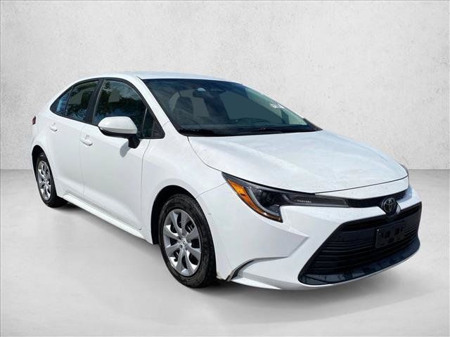Used 2023 Toyota Corolla LE FWD image 3
