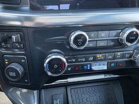 Used 2023 Ford F150 Lariat w/ Equipment Group 502A High image 22