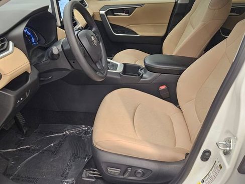 Used 2024 Toyota RAV4 XLE image 10