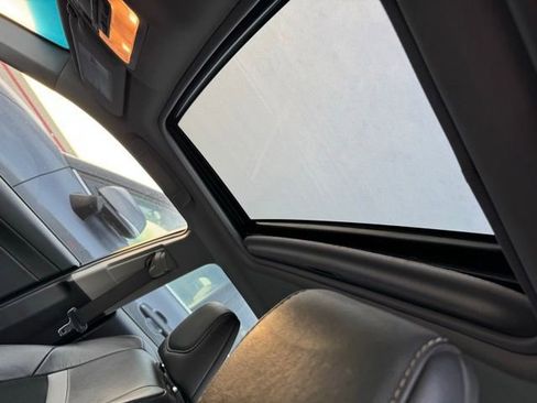 Used 2014 Toyota Camry SE w/ Leather Package image 6