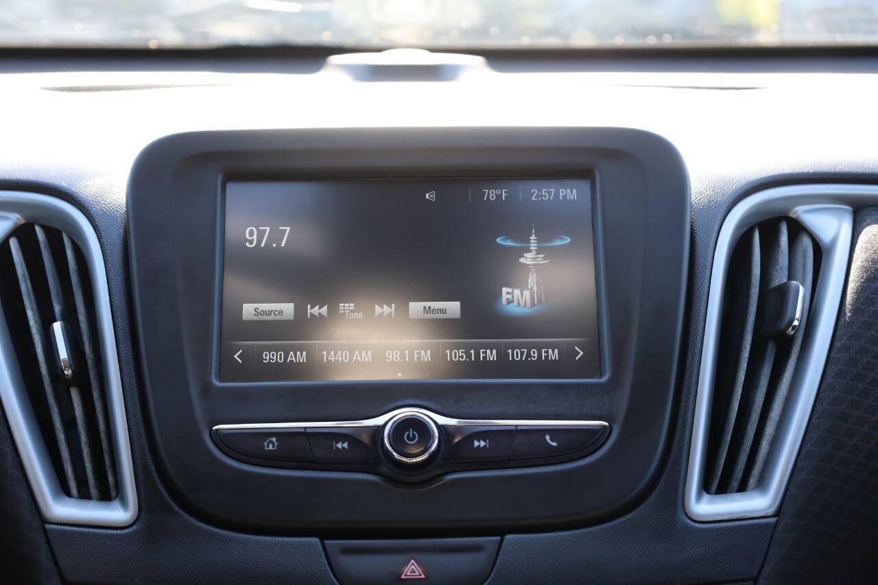 Used 2017 Chevrolet Malibu LS FWD image 20