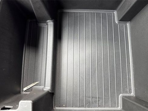 Used 2023 GMC Yukon XL AT4 image 34