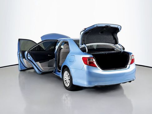 Used 2012 Toyota Camry LE image 19