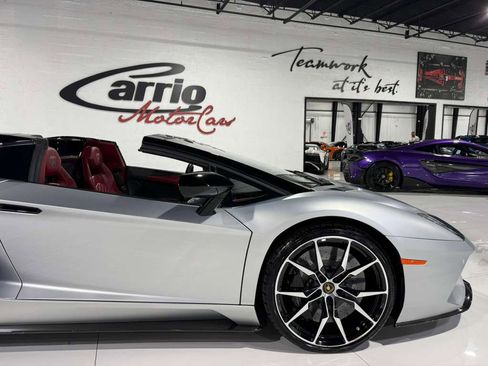 Used 2018 Lamborghini Aventador S image 57