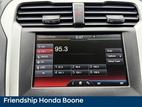 Used 2016 Ford Fusion SE FWD image 24