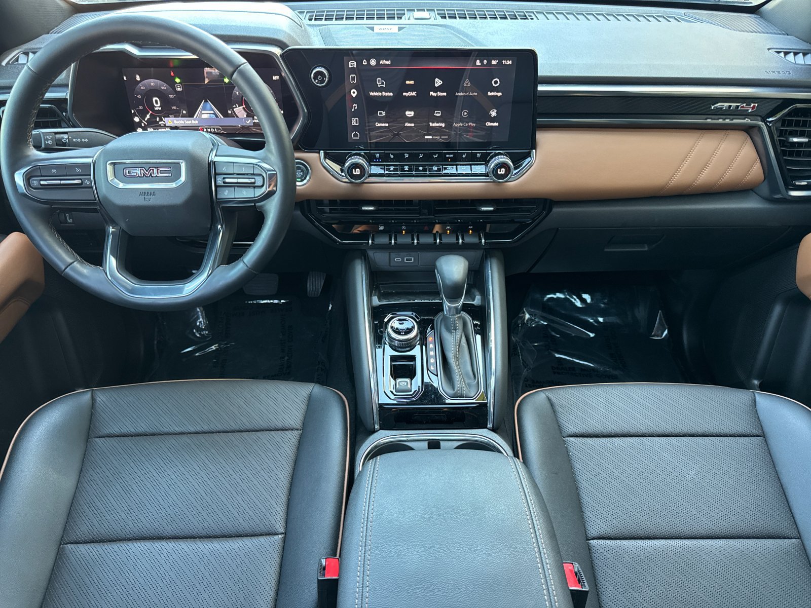 Used 2025 GMC Canyon AT4 w/ Technology Plus Package AWD/4WD image 15