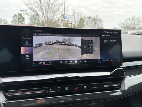 Certified 2025 BMW 530i w/ Premium Package image 4