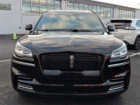 Used 2023 Lincoln Aviator Black Label w/ Jet Package image 2