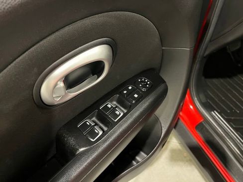 Used 2017 Kia Soul + FWD image 19
