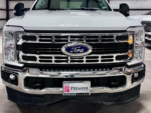 Used 2024 Ford F250 XLT w/ FX4 Off-Road Package AWD/4WD image 7