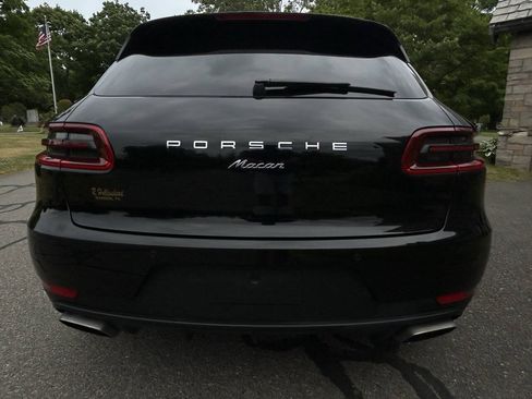 Used 2018 Porsche Macan AWD/4WD image 23
