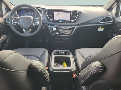 New 2026 Chrysler Voyager LX FWD image 24