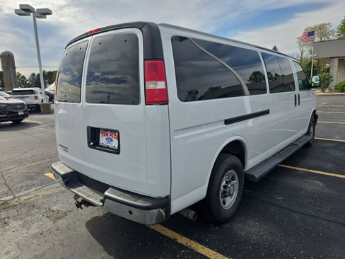 Used 2016 Chevrolet Express 3500 LT w/ LT Preferred Equipment Group RWD image 2